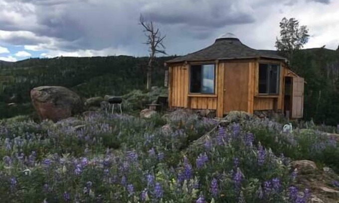 Walden House | Red-tail Round House @ 22 West