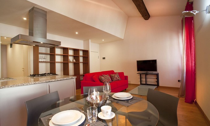 Verona City Centre Apartment | RED THEATER