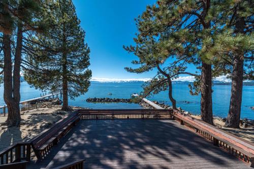 Tahoya Shores Cabin | Red Wolf Lakeside Lodge