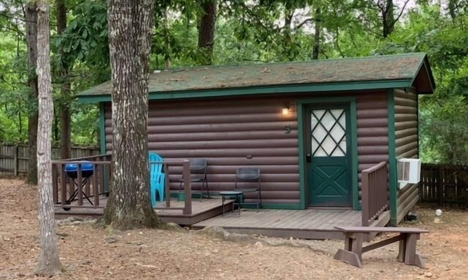 Broken Bow Cabin | Redbud Rest - 1 Bedroom Cabin at The Whip Poor Will Resort