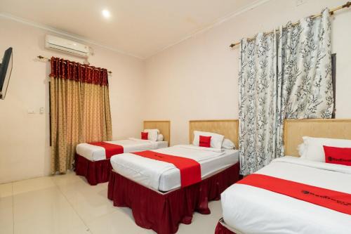 Medan Hotel | RedDoorz At Fella Homestay Medan