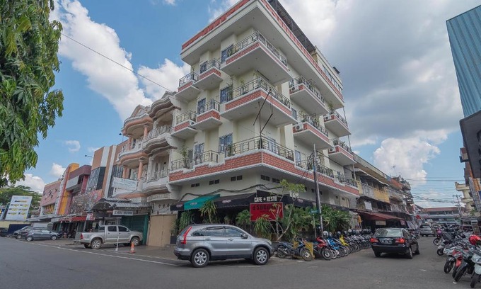 Pontianak House | RedDoorz at H Agus Salim Street Pontianak
