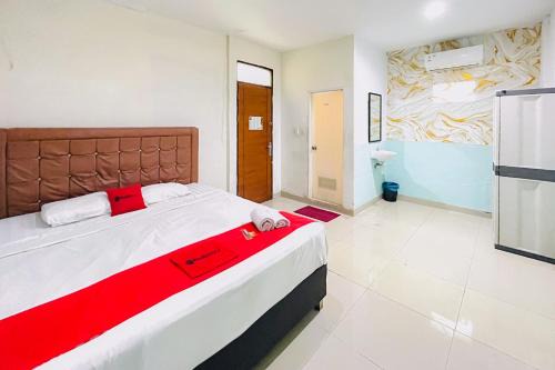 Medan Hotel | RedDoorz at STM Suite Medan Amplas