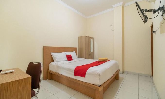 Sukarami Hotel | RedDoorz @ Jalan Kolonel Haji Burlian Palembang 2