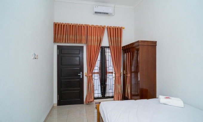 Muara Aman Hotel | RedDoorz @ Lebong