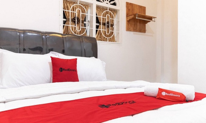 Medan Hotel | RedDoorz @ Medan Johor