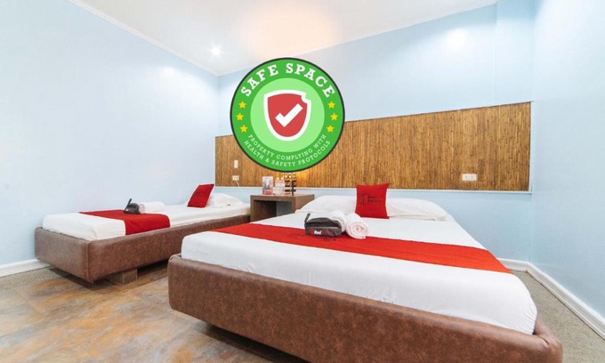 Barangay Poblacion Hotel | RedDoorz @ N Roldan Street