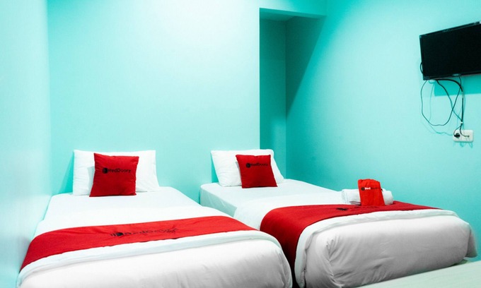 Semarang House | RedDoorz near Gajah Mada Street Semarang