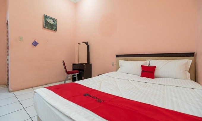 Siborongborong Hotel | RedDoorz near Silangit International Airport