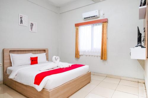 Batu Hotel | RedDoorz near Taman Rekreasi Selecta