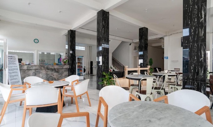Medan Hotel | RedDoorz near UISU teladan Medan