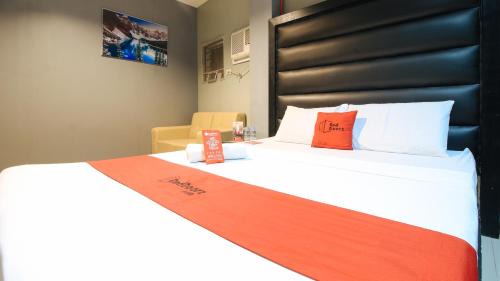 Quiapo Hotel | RedDoorz @ P Florentino Street Sampaloc Manila