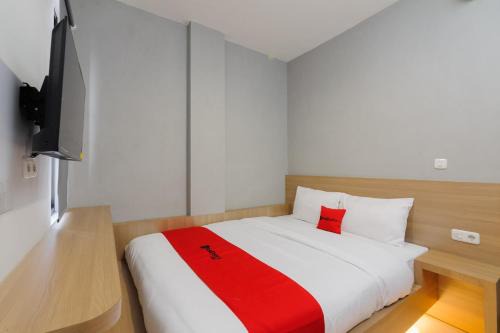 Rajabasa Hotel | RedDoorz Plus @ Kedaton Lampung