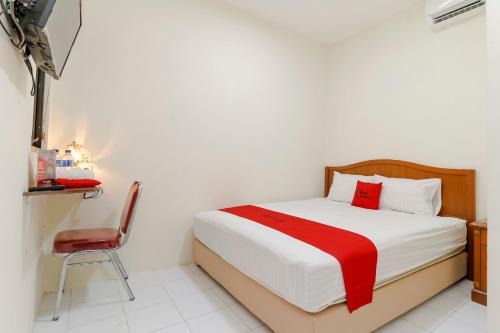 Semanggi House | RedDoorz Plus near Ciputra World Kuningan 2