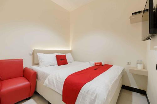 Medan House | RedDoorz Plus near Millenium ICT Centre Medan 2
