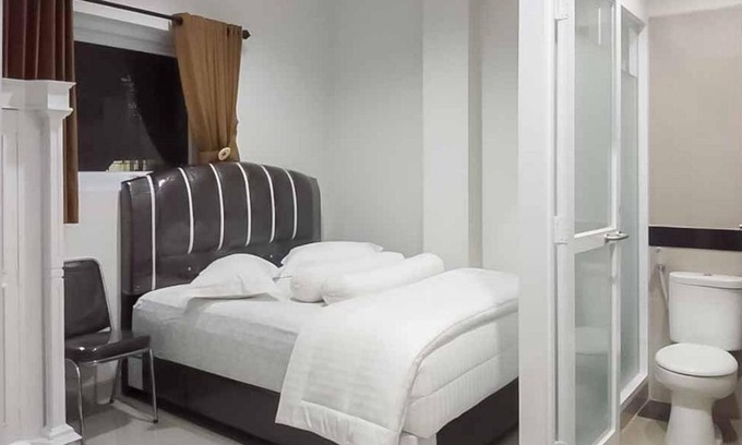 Sukarami Hotel | RedDoorz Plus near Palembang Airport 3