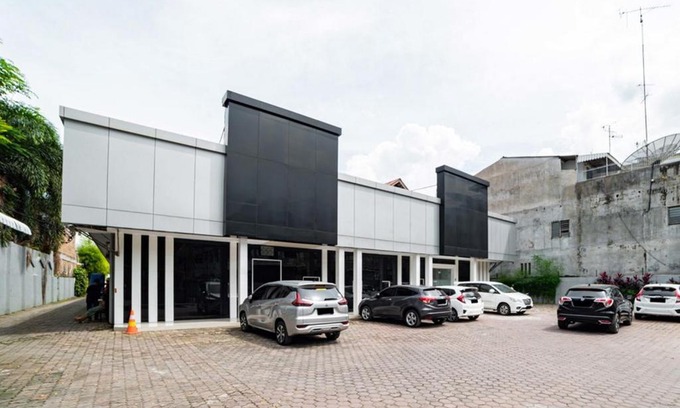 Medan House | RedDoorz Plus near Thamrin Plaza Medan