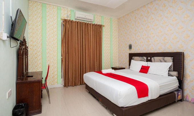 Padang Hotel | RedDoorz Syariah at Bumi Siliwangi Residence Padang