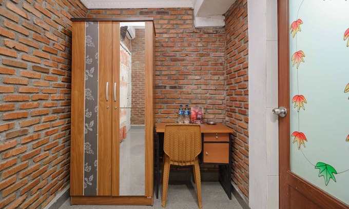 Pematangsiantar Hotel | RedDoorz Syariah near Jalan Asahan Pematang Siantar