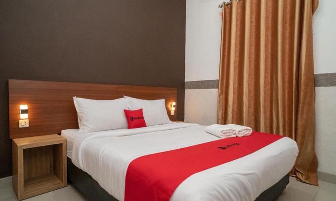 Bekasi Hotel | RedDoorz Syariah near Kota Cinema Mall Jatiasih