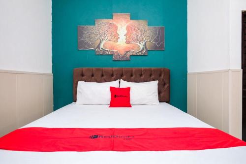 Mertoyudan House | RedDoorz Syariah near Akmil Magelang