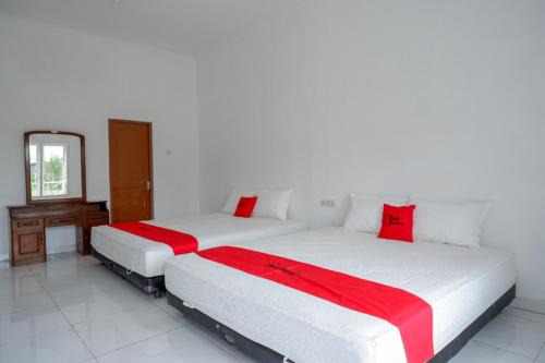 Surakarta Hotel | RedDoorz Syariah near UMS Solo - RSO Soeharso