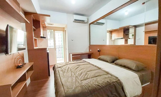 South Tangerang Hotel | RedLiving Apartemen Green Lake View Ciputat - Juragan Rooms Tower B with Fast Wifi