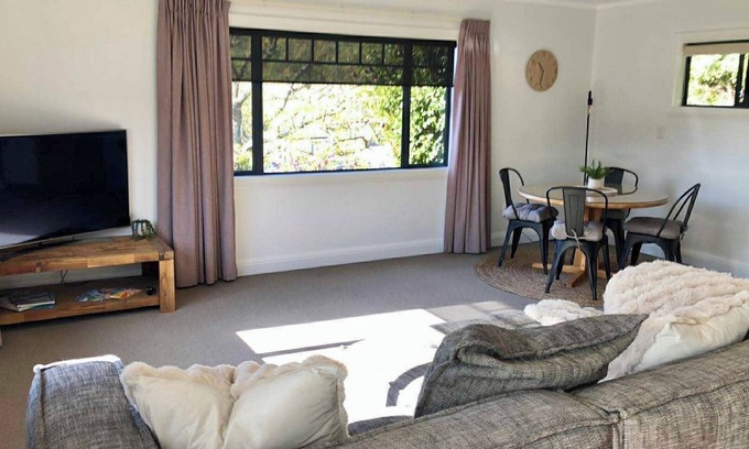 Redwood Valley Cottage | Redwood Cottage - Essential Comfort