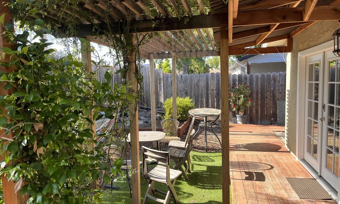 Livermore Cottage | Redwood One Bedroom & Gazebo Garden