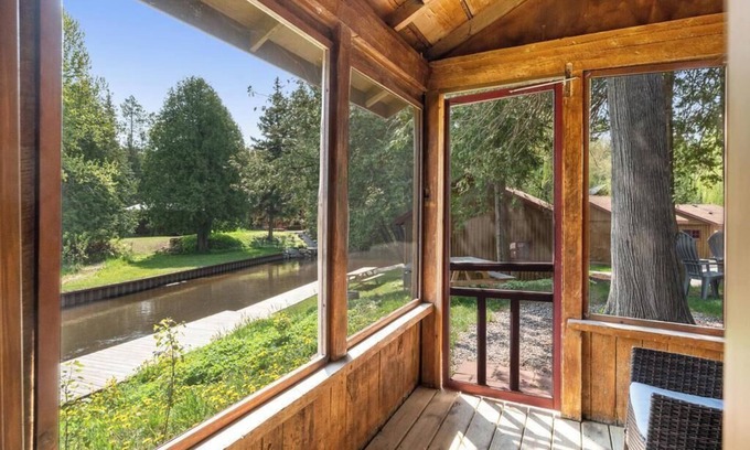 Indian River Cabin | Reed's on the River Cabin 1