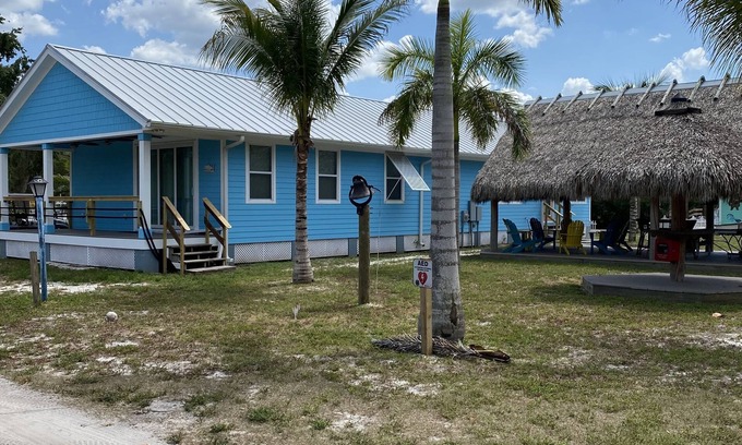 Grant-Valkaria House | " Reel Family Tides" V.I.P Island is on a Barrier Island. You will need a BOAT !