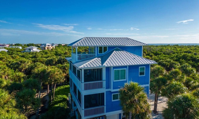 North Captiva House | Reel Laxing: Private Pool, Hammocks & Games