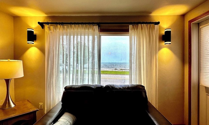 Algoma House | Reel Paradise - Entire Home