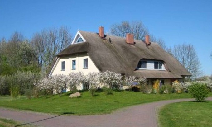 Puddemin House | Reetdachhaus Malve 2 - Ferienhaus Malve 2 im Feriendorf Puddemin