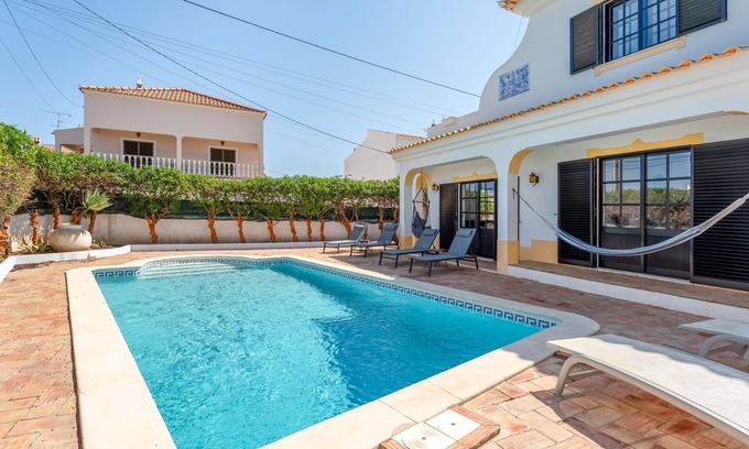 Barrocal House | Refúgio Elegante V3 c/Piscina by LovelyStay