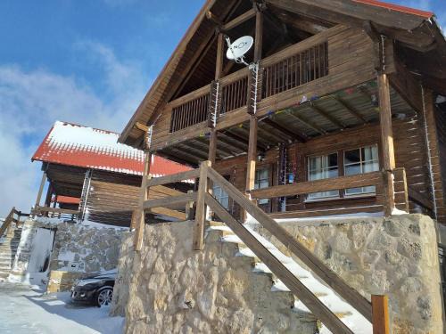 Penhas da Saude Ski Chalet | Refúgio Trilhos e Cumes
