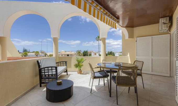 Gale Apartment | Refinement and tranquility just a few meters from Galé beach