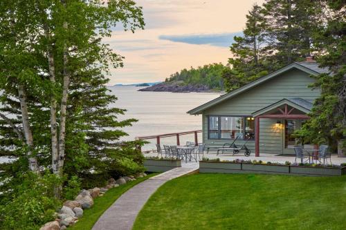 Schroeder House | Reflections Cabin on Lake Superior - Near Lutsen
