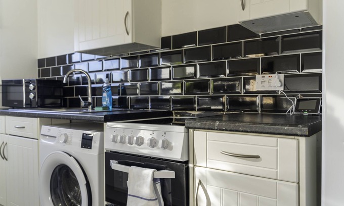 Clydebank Apartment | Refreshing Modern Apartment in Clydebank