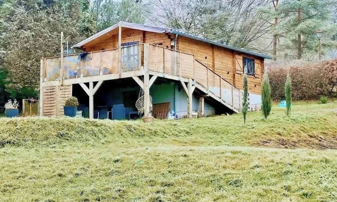 Les Mazures Ski Chalet | Refuge Enneigé : Le Chalet Idéal pour vos Évasions" (The Ideal Chalet for Your Escapes)
