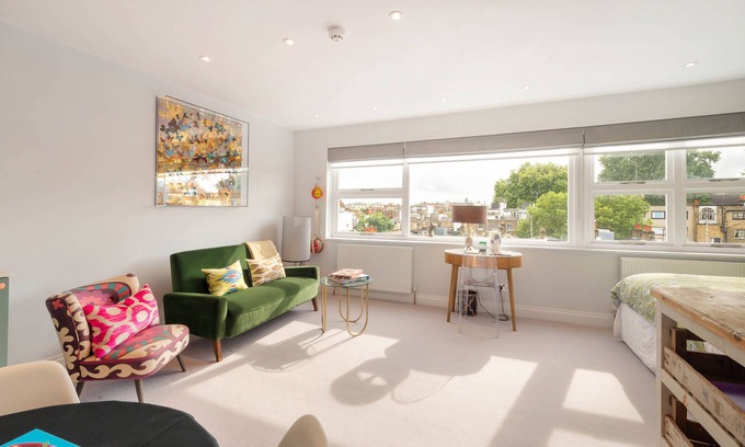 Knightsbridge Apartment | Refurbished Studio Apartment, A Minute From Harrods Knightsbridge