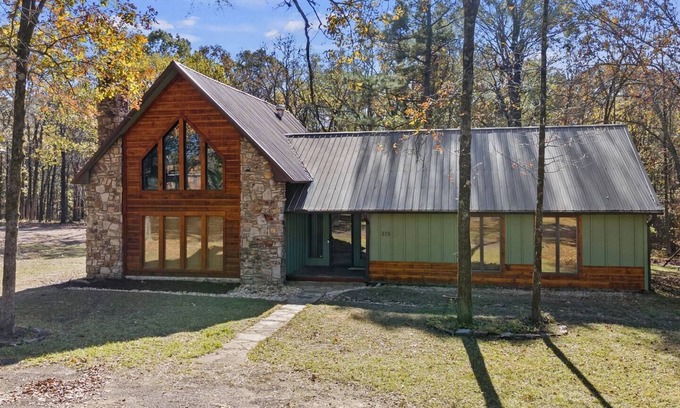 Broken Bow House | Regal Raccoon -5 Bedroom Cabin