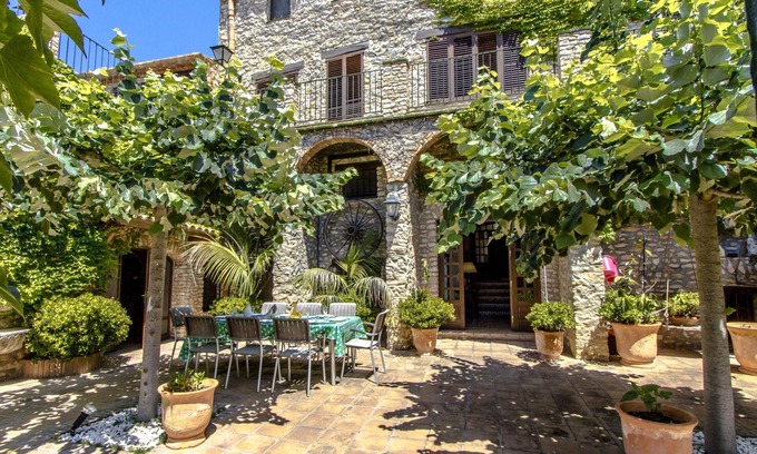 Santa Oliva Villa | Regal Retreat with extra large pool near Sitges
