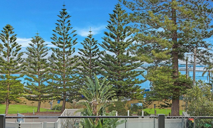 The Entrance North Apartment | Regency Court 3 - 2 Bedroom Unit