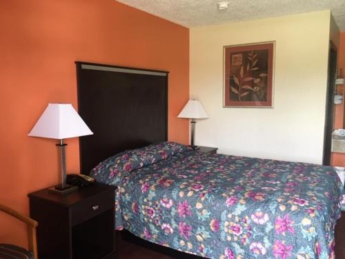 Bay City Hotel | Regency Inn and Suites Bay City, Texas