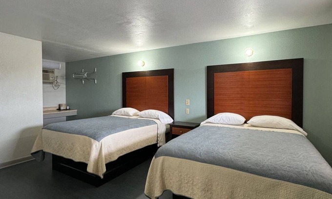 Bald Knob Hotel | Regency Inn Bald Knob