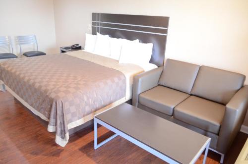 Humble Hotel | Regency Inn Humble IAH - Intercontinental