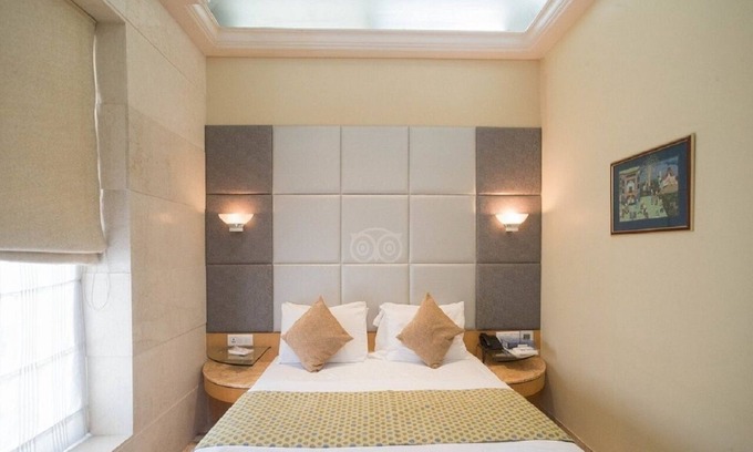Wellington Pier Hotel | Regent Hotel