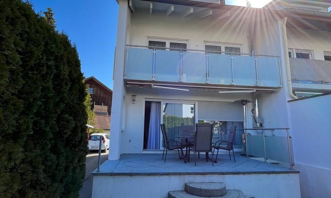 Kempten House | Reiheneckhaus mit Garten und Terrasse am Stadtrand mit Nähe ins Grüne