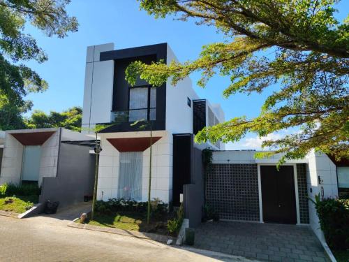 Beji Villa | Reindhita Bliss Villa Batu